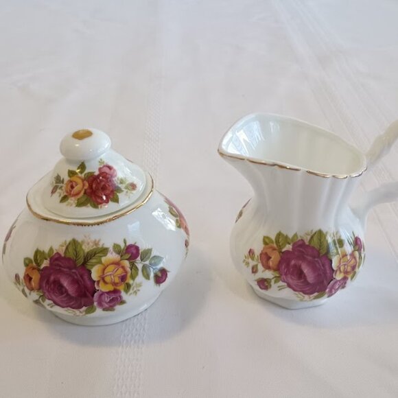 "Cottage Rose" Fine Bone China small Creamer and Sugar with Lid - Picture 7 of 7